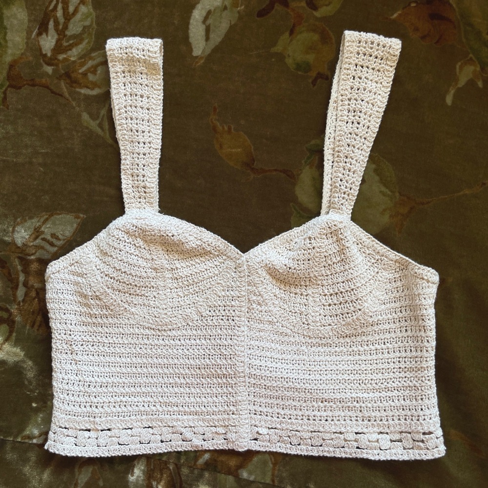 AQUA Crochet Bralette Crop Top XS Cream Boho Festival Sweetheart Button Back